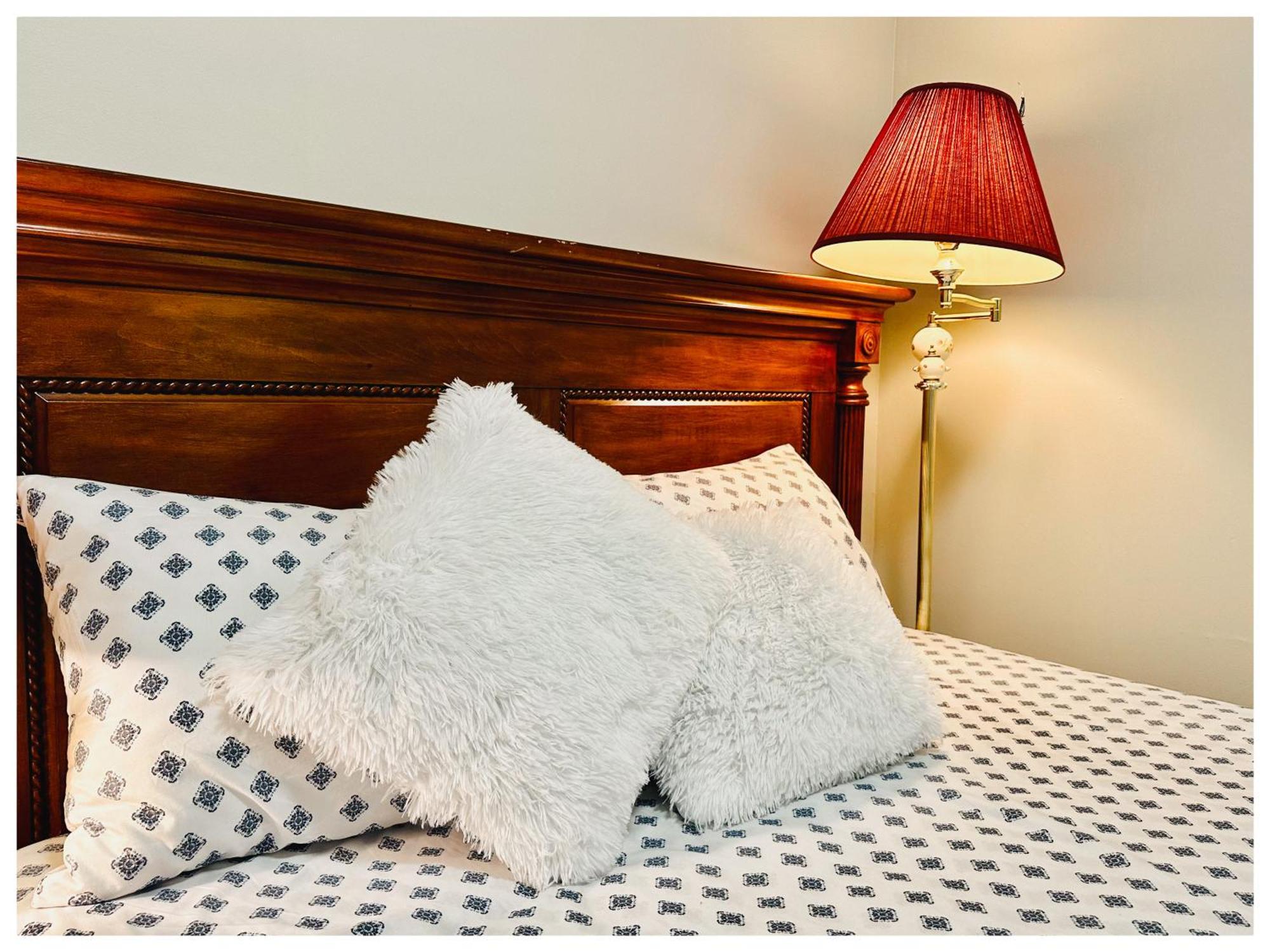 The Stays - Private Cozy 1 Bhr Apt On Main Floor Toronto Eksteriør bilde