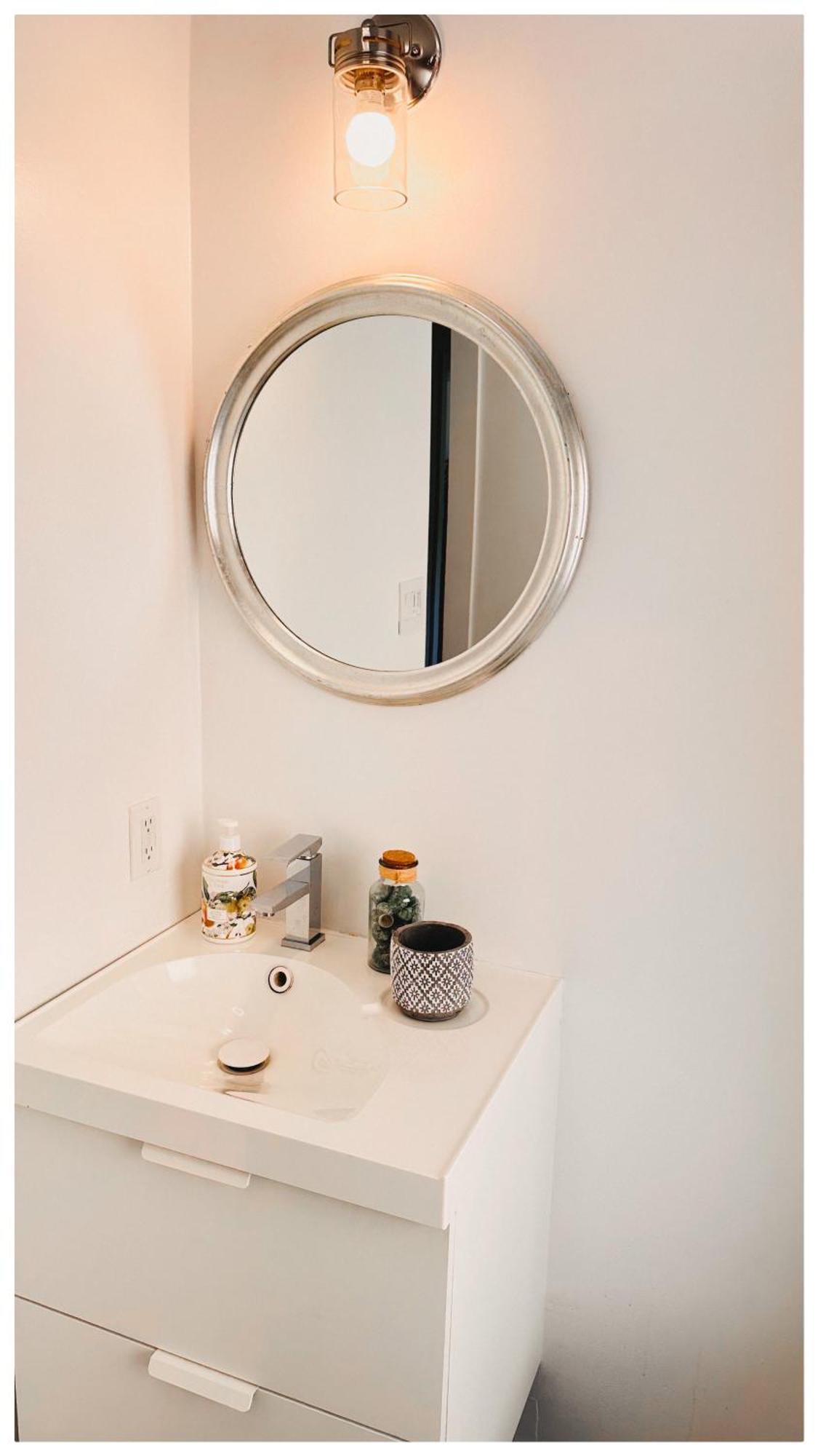 The Stays - Private Cozy 1 Bhr Apt On Main Floor Toronto Eksteriør bilde